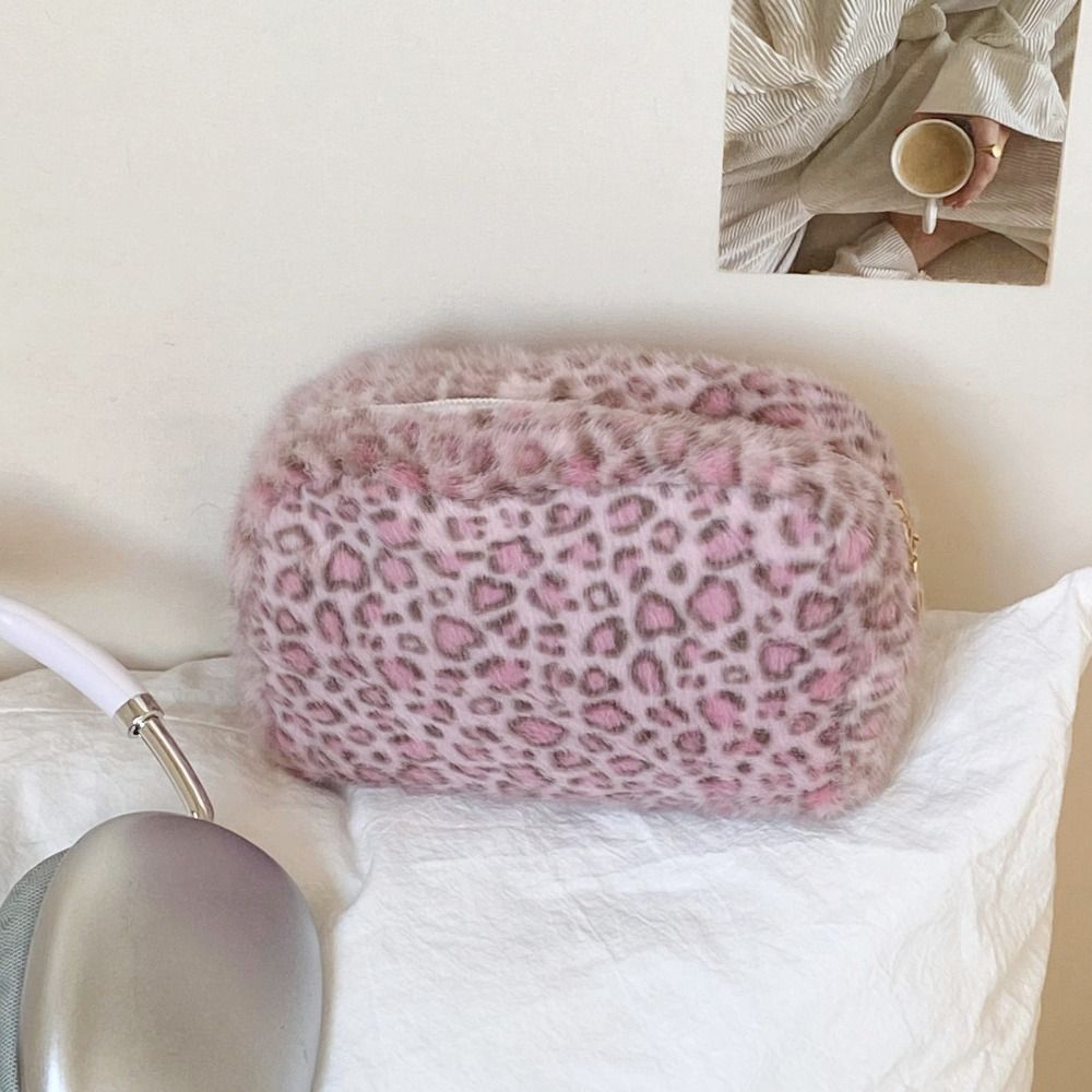 Durable Fuzzy Makeup Bag Leopa - Cosmetic Bags 评论和价格